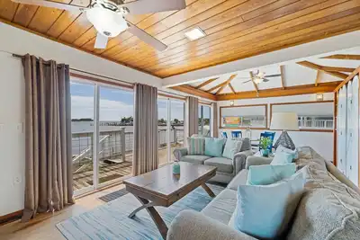 Image de Cove Cottage Waterfront Cottage à Cedar Key, en Floride