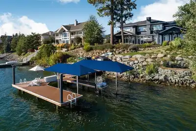 Image de Northshore Luxury Waterfront Family Accueil | Privé 1 mile du centre-ville de Sandpoint