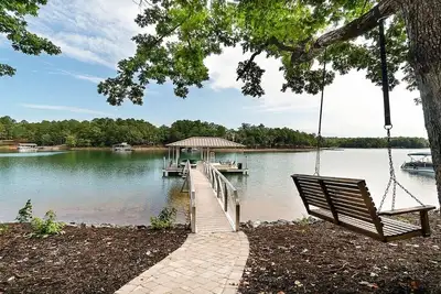 Image de Nouveau Lake Keowee Home Ă quelques minutes de Clemson