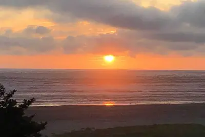 Image de Maison de vacances en bord de mer avec de magnifiques couchers de soleil: niveau inférieur