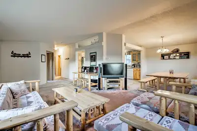 Image de New-Cascade Home w / Fire Pit-Walk à la rivière Missouri