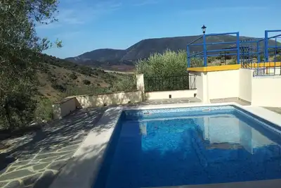 Au coeur de l'Andalousie, maison isolée dans une oliveraie piscine privative