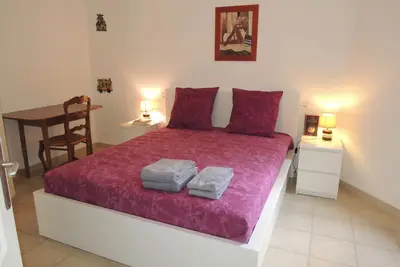 Image de A 4 km d'Avignon sur les hauts de Villeneuve les Avignon Appt  clim 75 m2 4 pers