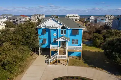 Image de C7087 Nauti Doonz. Piscine, bain à remous, animaux de compagnie, linge de maison, sans clé