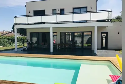 Image de Villa de Prestige au Cœur du Médoc - Jusqu'à 12 personnes