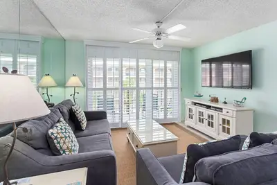 Image de Complexe en bord de mer. Vue sur l'océan sur St. Simons Island!