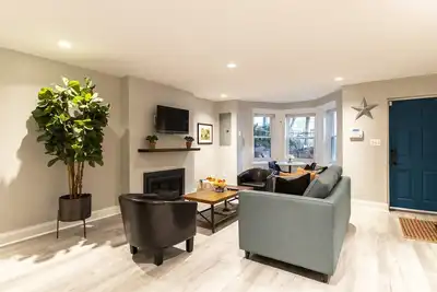 Image de Nouveau Cozy Apt in Shaw -Sleeps 4 Walk Ă la Maison Blanche