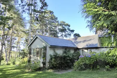 Image de Le chalet peut accueillir 2 + lit bébé (1 chambre)