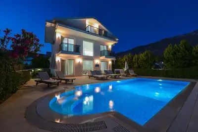 Image de Villa E avec 4 chambres à coucher à louer à ölüdeniz fethiye