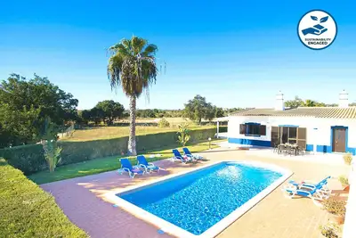 Image de Quiet retreat with pool and Bbq