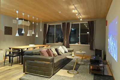 Image de The stay with 100 inch projector near Odori park - Niwa House \/ Sapporo Hokkaidō