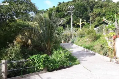 Image de Location saisonnière ( bas de villa ). Lieu paisible.