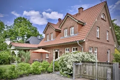 Image de élégant 8 P. Cottage dans un endroit calme avec jardin pour les familles et amis