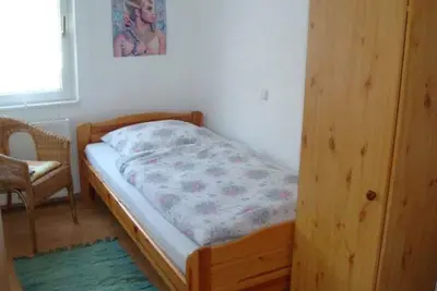 Image de Chambre simple bain / douche / Wc - Pension GaĂź