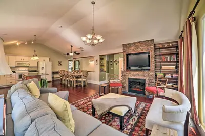 Image de Nouveau! Maison rénovée avec terrasse à Massanutten Resort