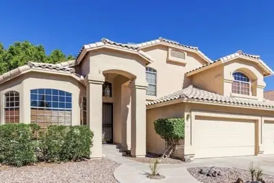 Image de Oasis du désert à Mesa, Az! Piscine privée avec cascade
