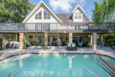 Image de River Front Pool Estate (bientôt chauffé) - 16 personnes / bain à remous / Usf / Busch Gardens