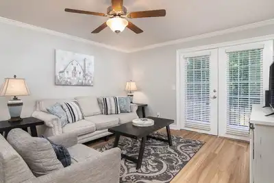 Image de Emplacement parfait! ! Près du campus! !