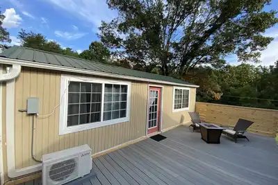 Image de Maison d'hôtes paisible et ensoleillée à Asheville, ** Pas de douche ou de baignoire, à 10 minutes du centre-ville