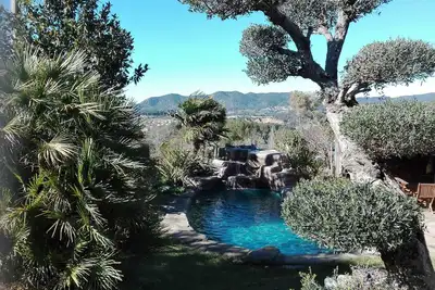 Image de Maison entière près de Barcelone familles et groupes idéaux. Plaisir garanti