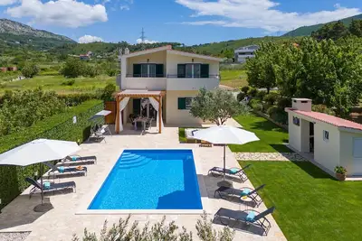 Image de Villa Roko with 4 bedrooms, 32sqm heated pool, playground