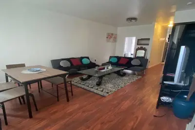 Image de Maison à Narnia près de Philadelphie 1 pâté de maisons du pont Benjamin Franklin