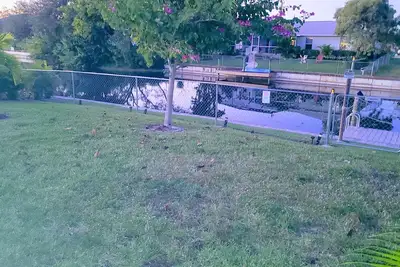 Image de (519)  Beautiful Canal Waterfront Vacation Home