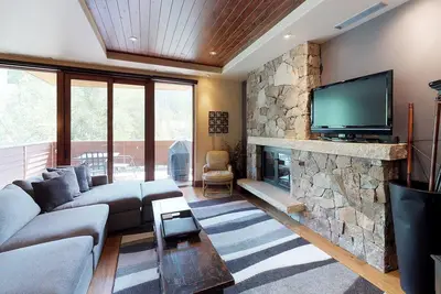 Image de Condo de luxe avec un décor haut de gamme à Vail