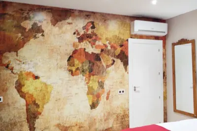 Image de J o G - Chambre rouge - Maison