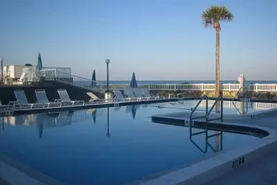 Image de Bahia Vista condo de jardin 2 chambres au deuxième étage avec vue partielle sur le golfe