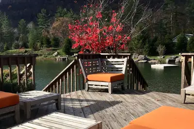 Image de Incroyable Lake House avec une vue imprenable sur la montagne (15 minutes de ski)