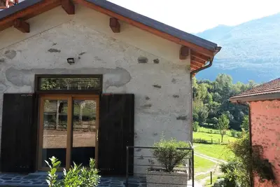 Image de Nouveau Loft dans les bois près des plages du lac à distance de marche