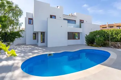 Image de Villa Matilde - Luxe 3 Chambres 3 Ensuite Villa Dorme 6-8 Piscine PRIVÉE CHAUFFÉE