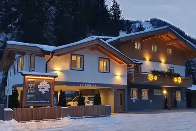 Image de 250 m des remontées mécaniques, appartement avec balcon et superbe vue, WiFi gratuit