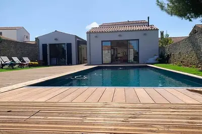 Image de Maison familiale d'architecte, piscine, jardin, calme, commerces et plages