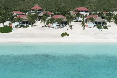 Image de Boutique Resort en bord de mer parfait pour une sortie d'entreprise / exécutif, un mariage