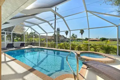 Image de Luxury Dream Villa with Pool & Spa, 8 people, Bundesliga Live, Central, Beaches