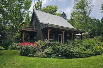 Image de Bear Cub Cabin: un sanctuaire enchanté
