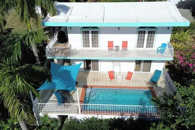 Image de Grande maison familiale avec piscine privée, a / c! ! Pratique pour Cruz Bay!