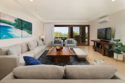 Image de Oceanfront Luxury, étapes vers le sable! 3br3ba, vues, intimité et commodités! !