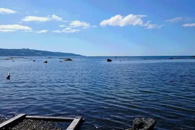 Image de A house with a panoramic view of the Sea - Blue 2001 / Suttsu-gun Hokkaidō