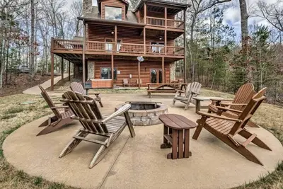 Image de Daze Off Spectacular Views | Grand bain à remous | Foyer extérieur