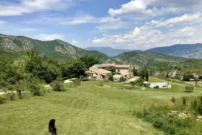 Image de Belle propriété dans un endroit magique. . . à voir absolument!