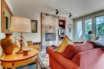 Image de Condo familial avec vue sur la montagne, piscine, bains à remous, à pied de la télécabine de Lionshead | Sun Vail 22d