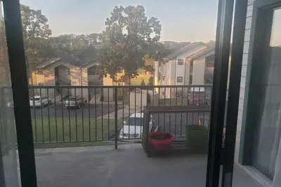 Image de Condo presque à la maison dans les verts à Thousand Hills