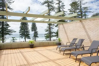 Image de Appartement sur la plage avec parking et balcon