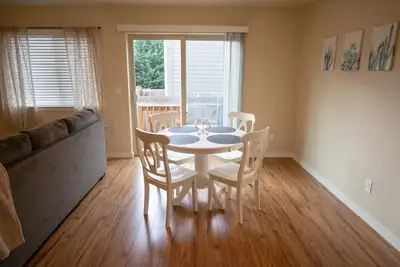 | Nouvelle Liste | Maison de Ville avec Lit King Size, Wifi et Parking