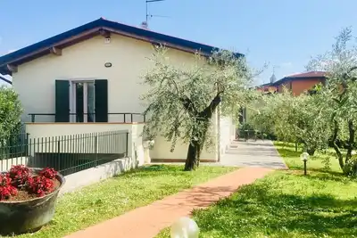 Image de Villa \"Cà Olea\" 140 mq à la campagne à seulement 100 m du bord du lac