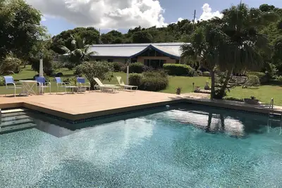 Image de Plage privée et baie bio luminescente!