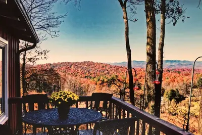 Image de Cabane au sommet d'une montagne avec vue sur la montagne à longue portée, près de Brevard - Nuit gratuite!
